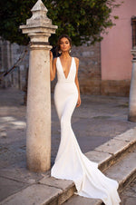 Julianne - White Plunge Neck Mermaid Gown with Slit & Multiway Straps